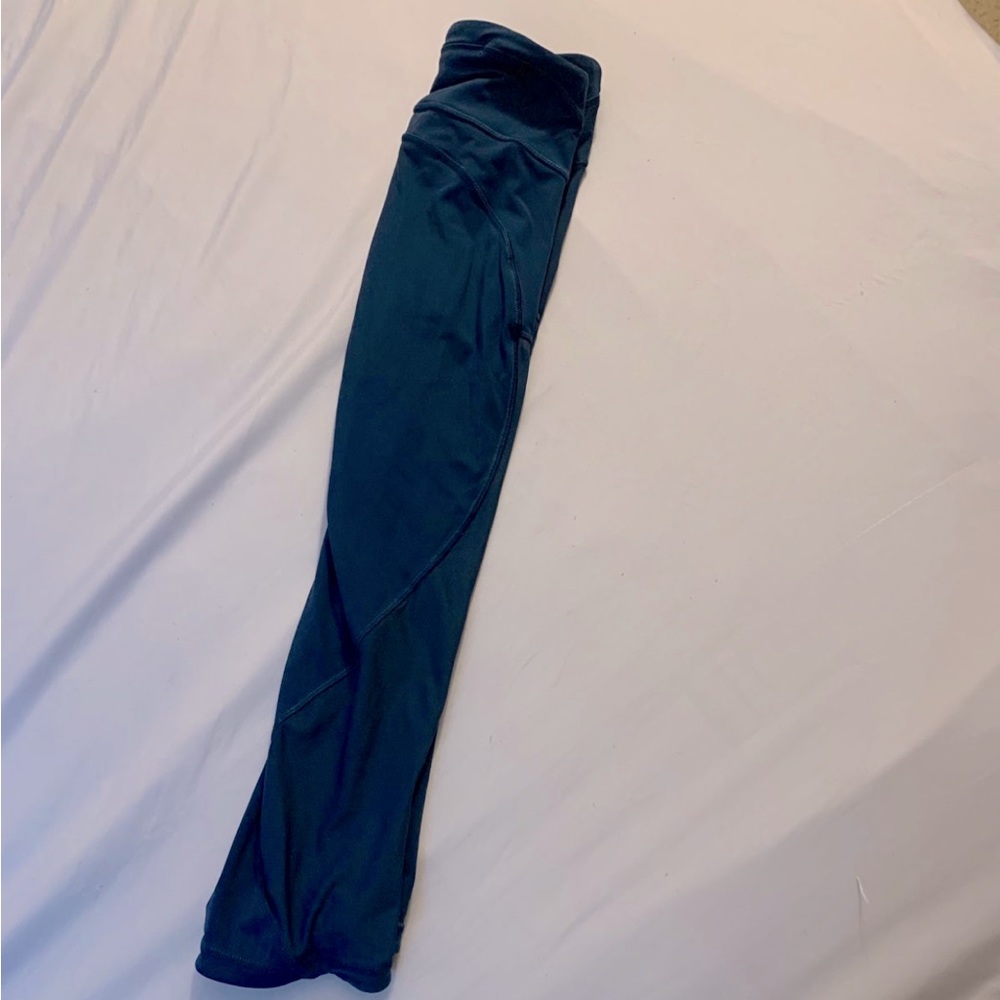 Woman’s Size 8 Blue LuluLemon Athletic Workout Leggings